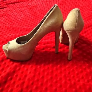 Nude Suede Jessica Simpson Peekaboo Heel size 6